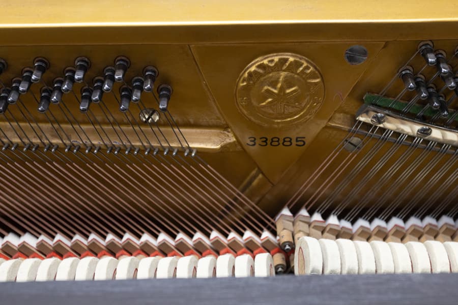 今回のホーム型ピアノに記された製造番号。3から始まる番号は1930年代後半の製品